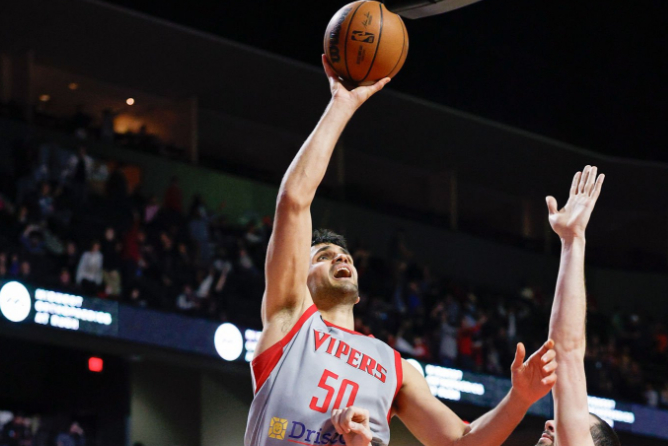 这也行？赛后休斯敦火箭备战欧冠阿斯顿维拉冲刺阶段状态回暖，布鲁克林篮网加时末段回应争议的简单介绍